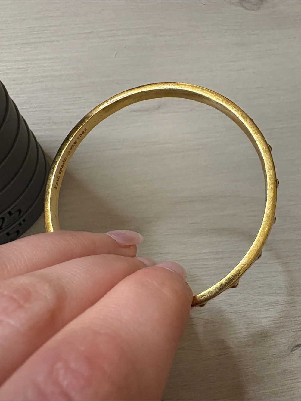 kate spade polished gold-tone slim bangle - Picture 3 of 5